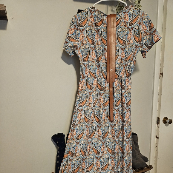 Dress - Picture 3 of 3